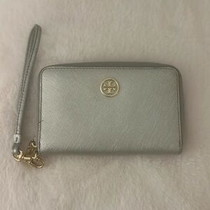 Tory Burch wristlet - silver